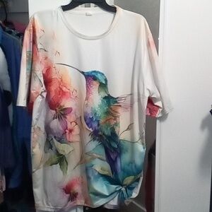 Colorful Hummingbird Print Women's Short Sleeve Top